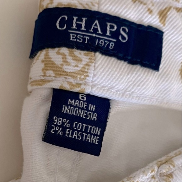 LIKE NEW - Chaps White and Yellow Denim 5 Pocket Capris Office Casual Size. 6 - Picture 7 of 9